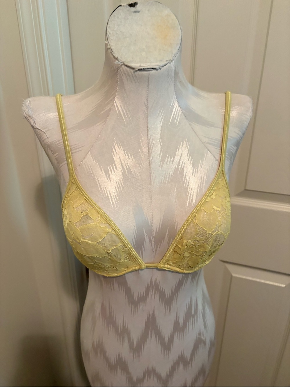 Victoria's Secret Yellow Lace Triangle Bralette 34C